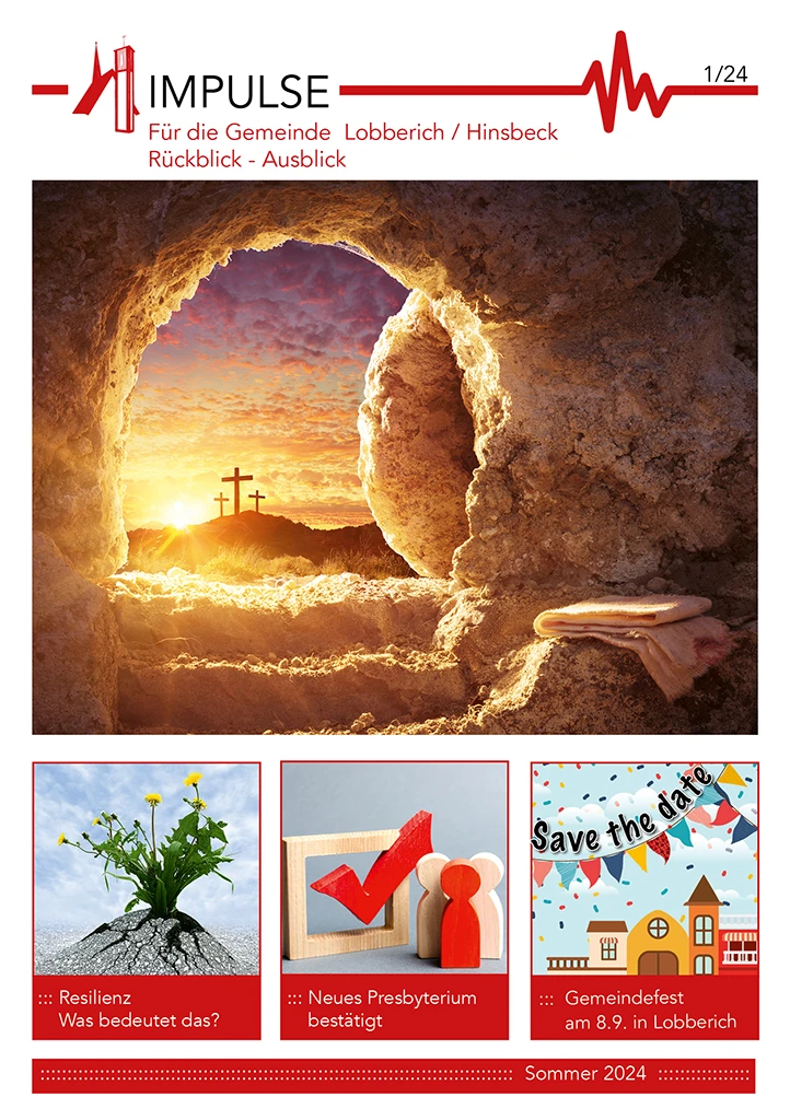 Blick aus Höhle auf Berg mit drei Kreuzen, Blume auf Stein, Symbolfiguren für Menschen, Kirche mit anderen Häusern und Text "Save the date" auf Wimpeln